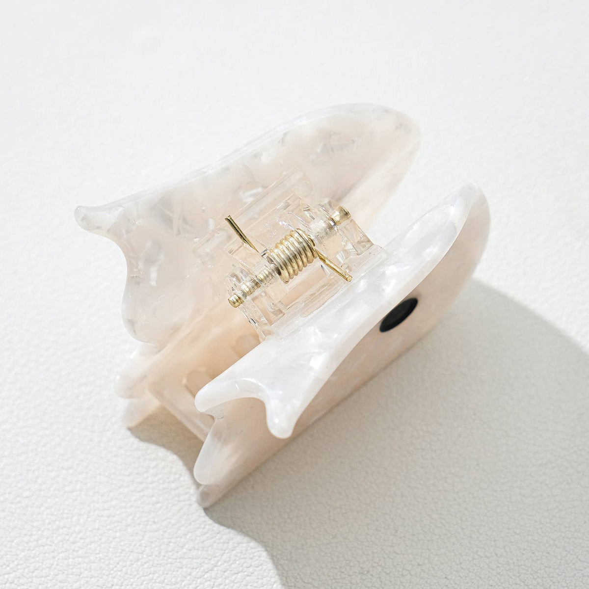 Pearl Ghost Claw Clip - Small: Pearl