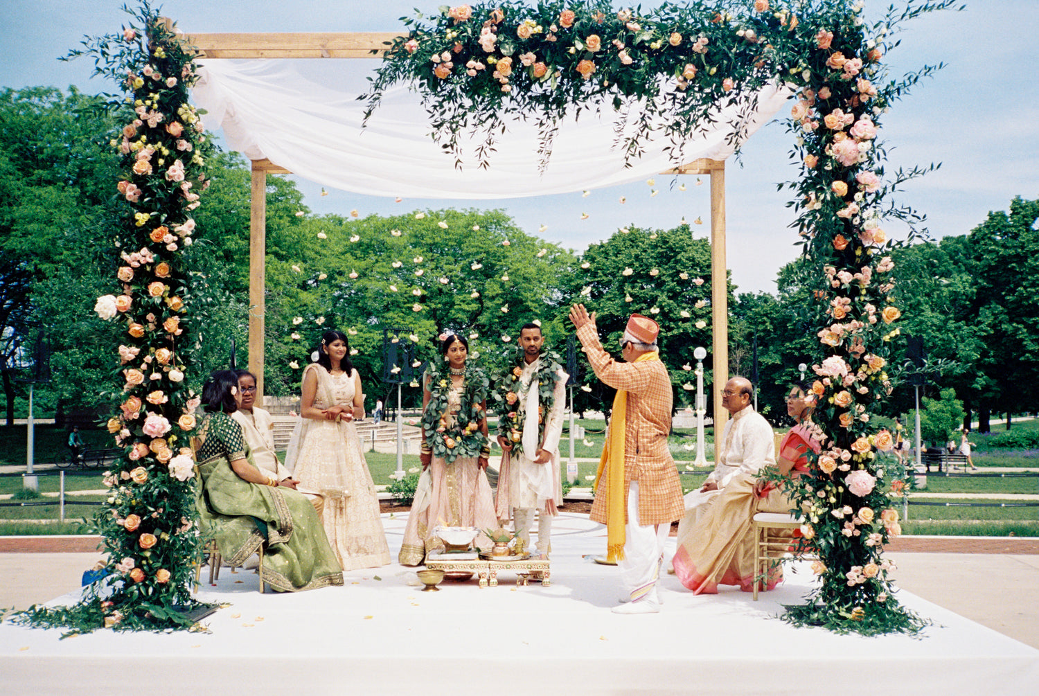 Pastel Blooms at the Chicago History Museum for a Stunning May Wedding