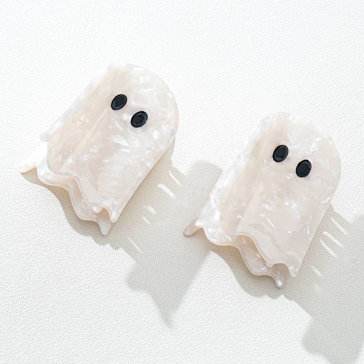 Pearl Ghost Claw Clip - Small: Pearl