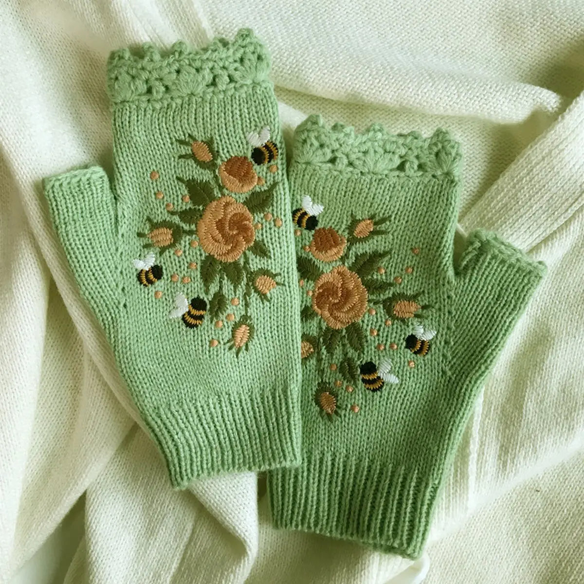 Bee & Blossom Knit Winter Gloves Green